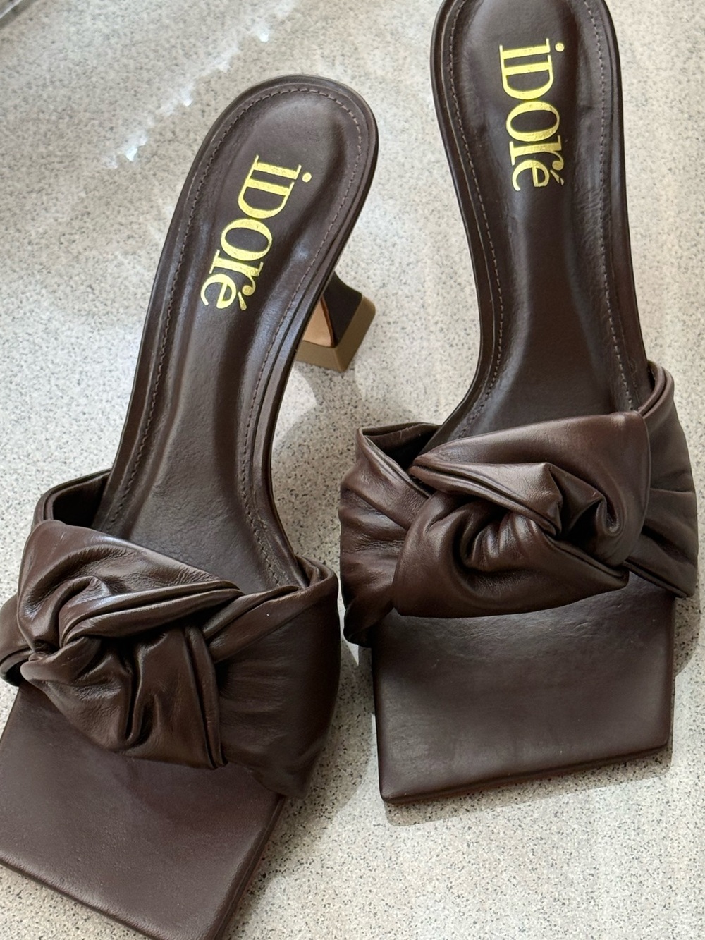 iDoré low chocolate 🍫 knot heels